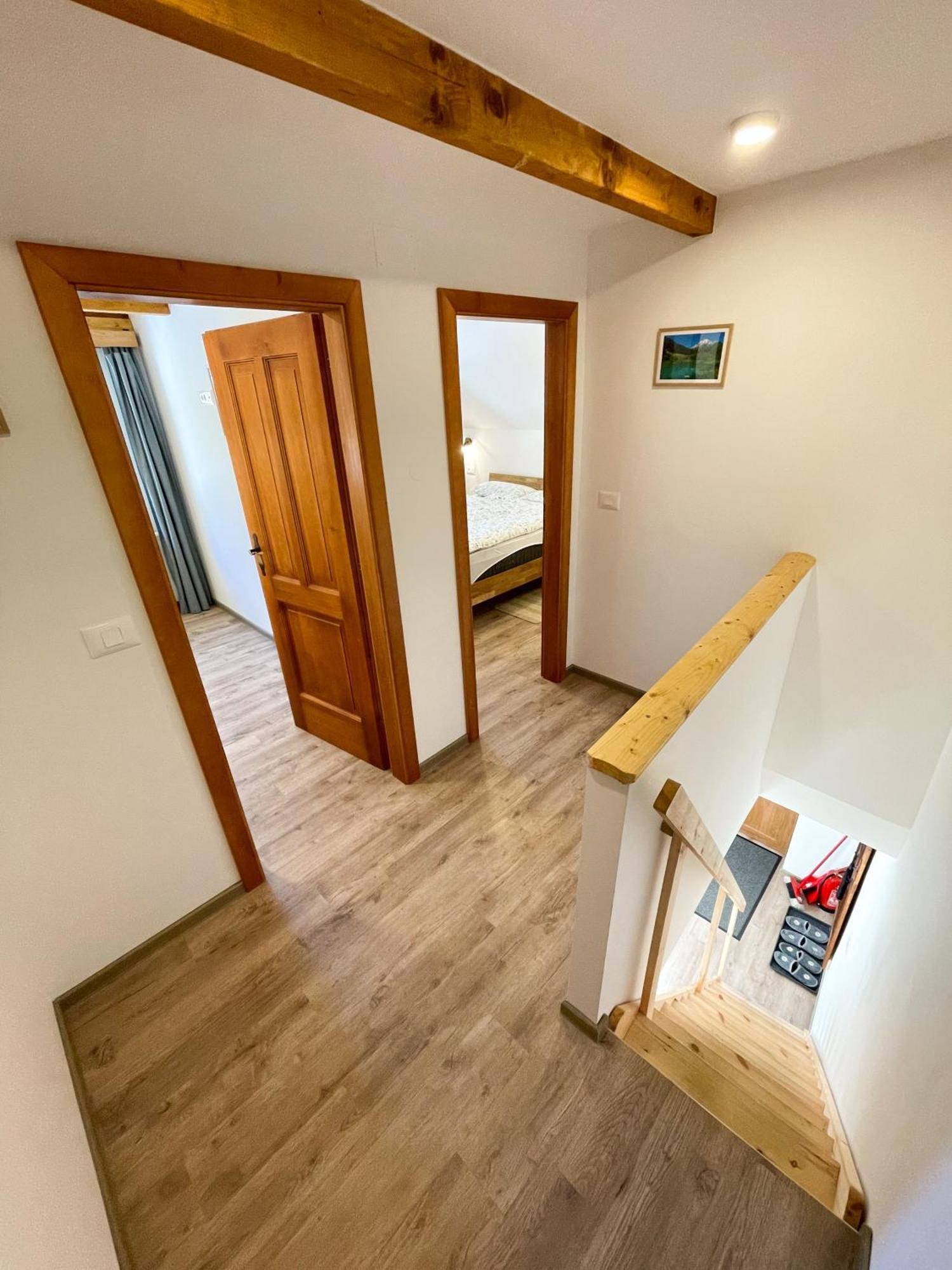 Apartment House Prezlc ครานสกา โกรา ภายนอก รูปภาพ
