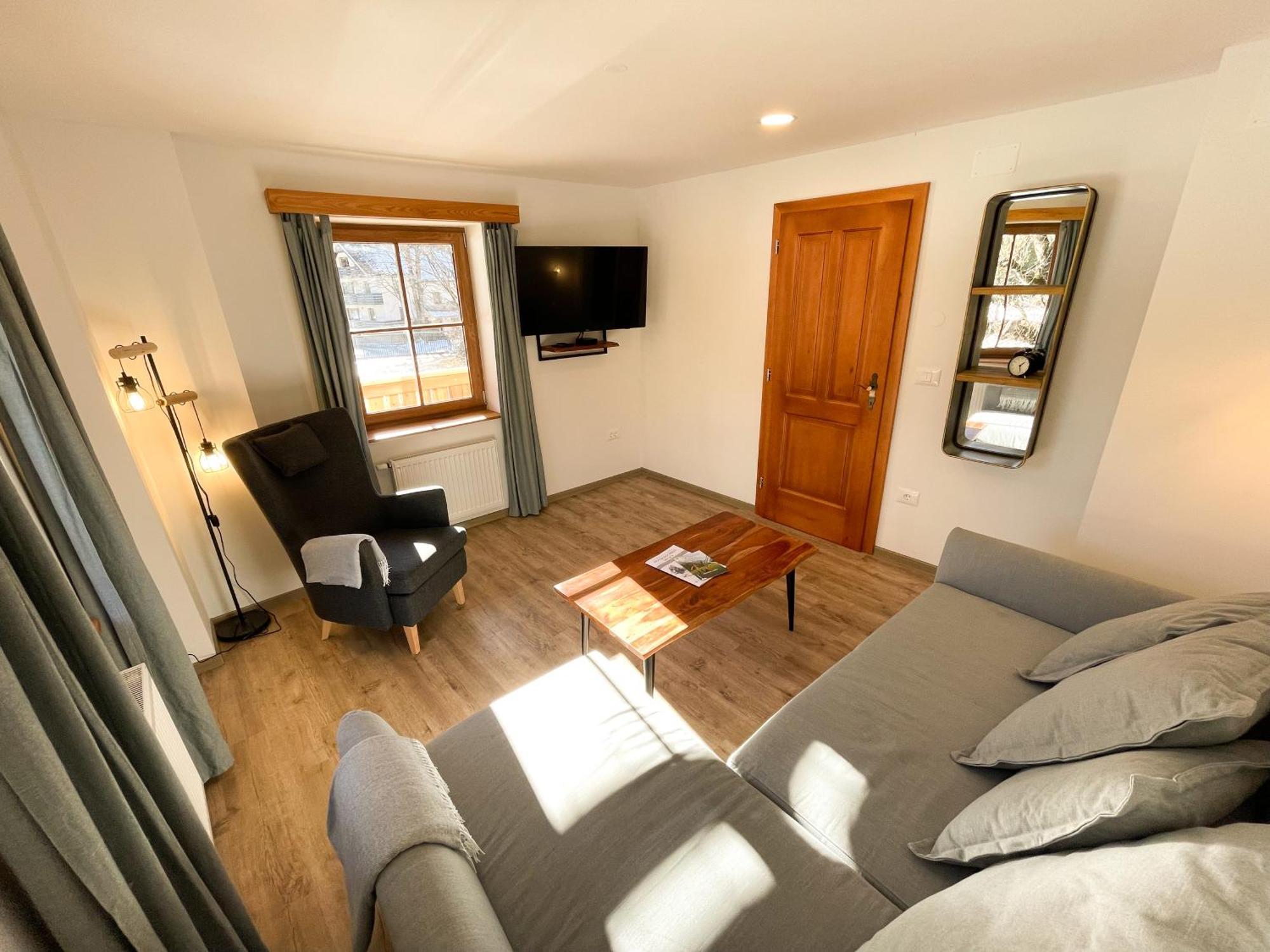 Apartment House Prezlc ครานสกา โกรา ภายนอก รูปภาพ